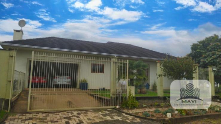 Casa de esquina em São José do Hortêncio