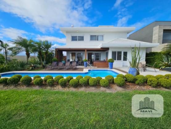 Casa a venda em Xangri-lá,