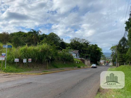 Terreno de esquina na Av. Castro Alves