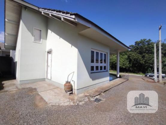 Casa Branca no Bairro Concórdia