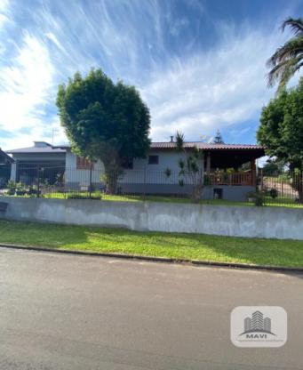 Casa de Esquina no Bairro Jardim Bühler, 435m²