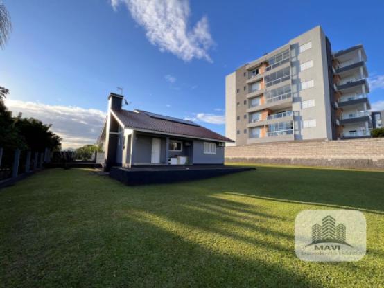 Casa a venda no bairro Vista Alegre, 924m²