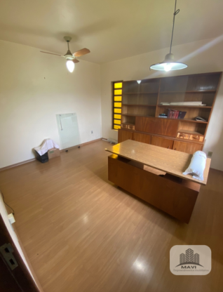 Casa no bairro Vista Alegre, 1.180m²