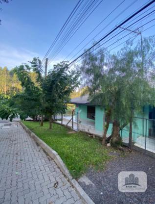 Casa de Esquina no Bairro Morada do Sol, 360m²