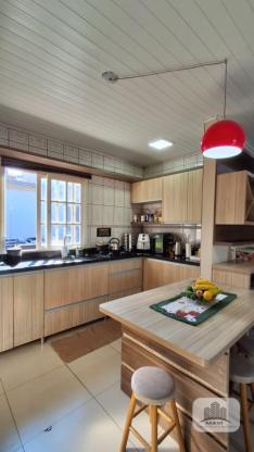 Casa a venda no Bairro Jardim Panorâmico, 309m²