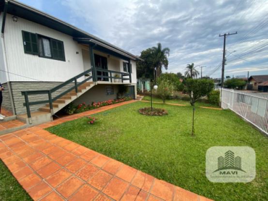Casa mista a venda no Bairro São José, 405m²