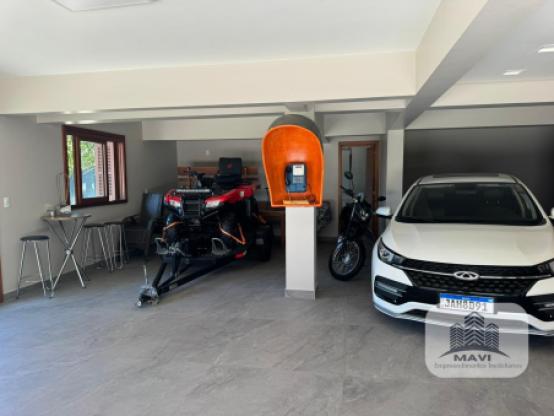 Casa de alto padrão a venda em Dois Irmãos, 1.440m²