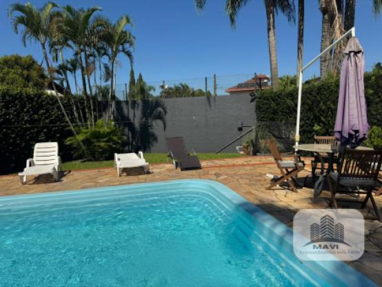Casa de alto padrão a venda em Dois Irmãos, 1.440m²